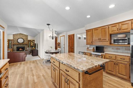 4202 Willow Wood Drive, Vadnais Heights, MN 55127
