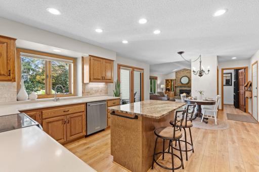 4202 Willow Wood Drive, Vadnais Heights, MN 55127