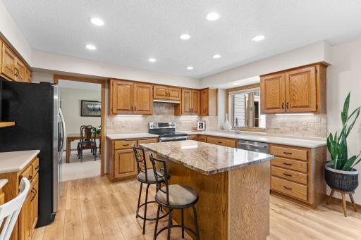 4202 Willow Wood Drive, Vadnais Heights, MN 55127