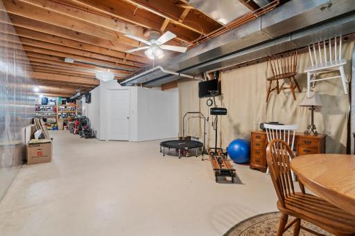 4202 Willow Wood Drive, Vadnais Heights, MN 55127
