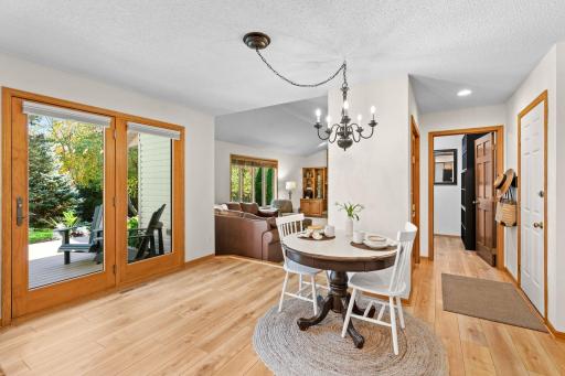 4202 Willow Wood Drive, Vadnais Heights, MN 55127