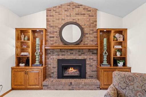 4202 Willow Wood Drive, Vadnais Heights, MN 55127