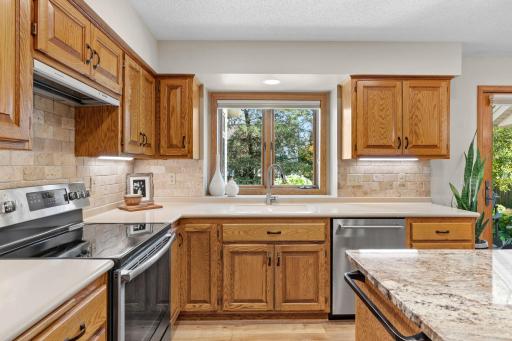 4202 Willow Wood Drive, Vadnais Heights, MN 55127