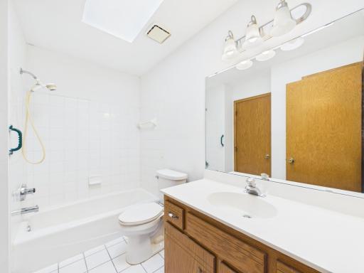 1083 98th Avenue NE, Blaine, MN 55434
