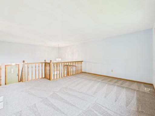 1083 98th Avenue NE, Blaine, MN 55434