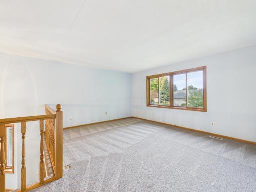 1083 98th Avenue NE, Blaine, MN 55434