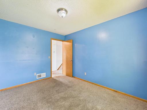 1083 98th Avenue NE, Blaine, MN 55434