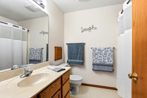 16410 43rd Avenue N, Plymouth, MN 55446