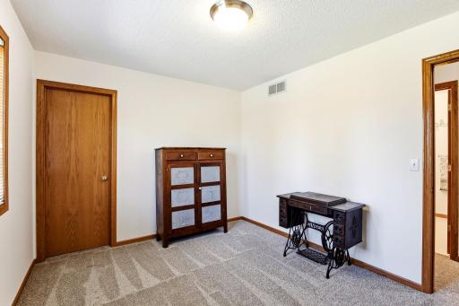 16410 43rd Avenue N, Plymouth, MN 55446