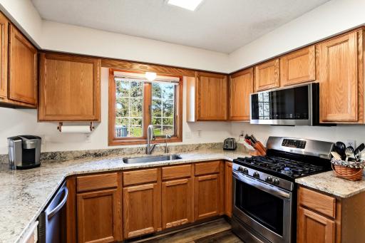 16410 43rd Avenue N, Plymouth, MN 55446