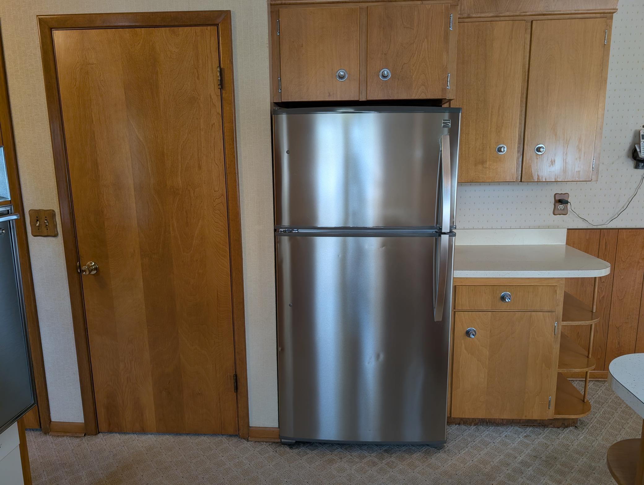 Refrigerator