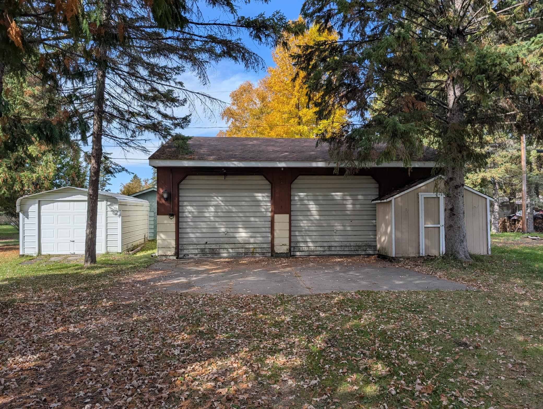 18 -Extra Garage and Storage Sheds