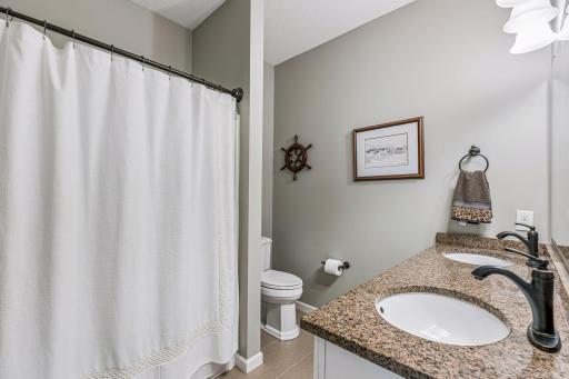 2225 Lake Circle - Spacecrafting - 0035.jpg
