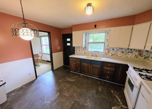 15 11th Street NW, Chisholm, MN 55719