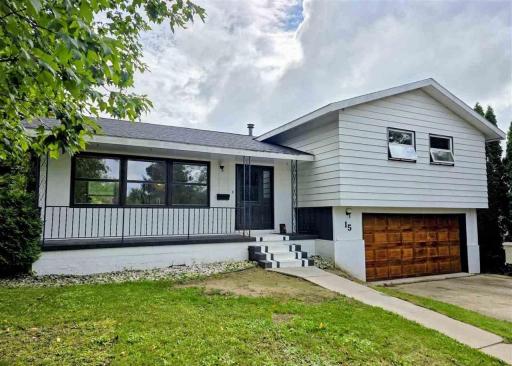 15 11th Street NW, Chisholm, MN 55719