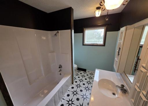 15 11th Street NW, Chisholm, MN 55719