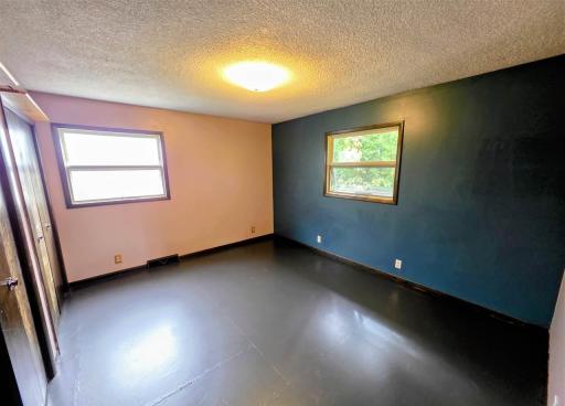 15 11th Street NW, Chisholm, MN 55719