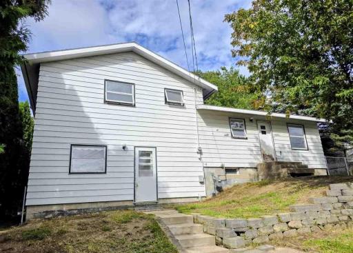 15 11th Street NW, Chisholm, MN 55719