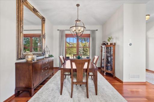 1618 Headwaters Lane, Woodbury, MN 55129
