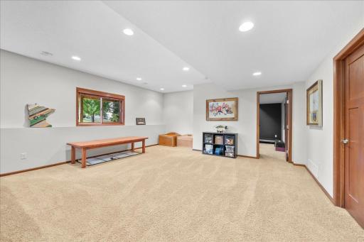 1618 Headwaters Lane, Woodbury, MN 55129