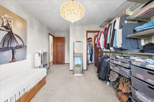 1618 Headwaters Lane, Woodbury, MN 55129