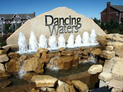 1618 Headwaters Lane, Woodbury, MN 55129