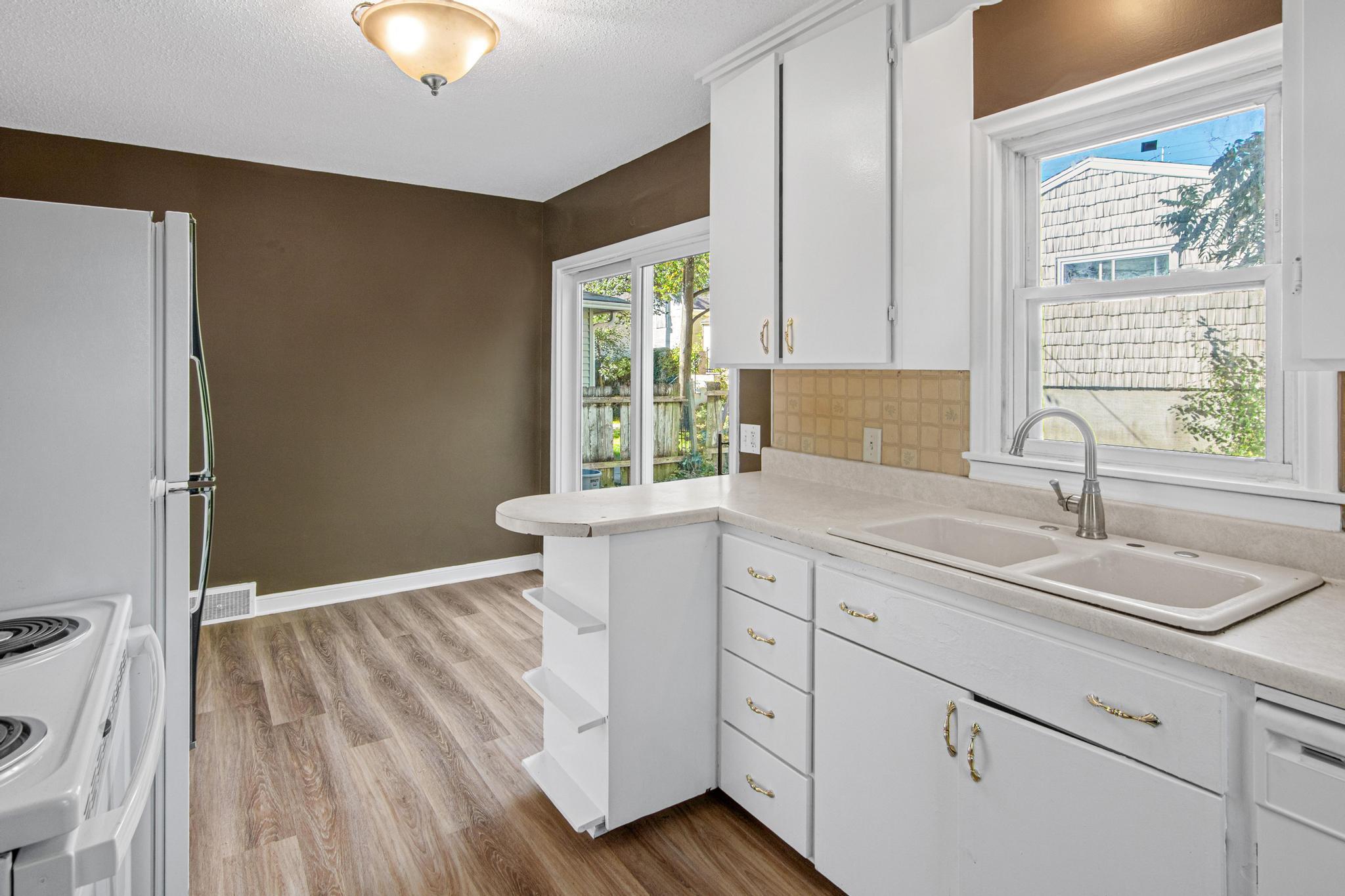 1347 Searle St-5.jpg