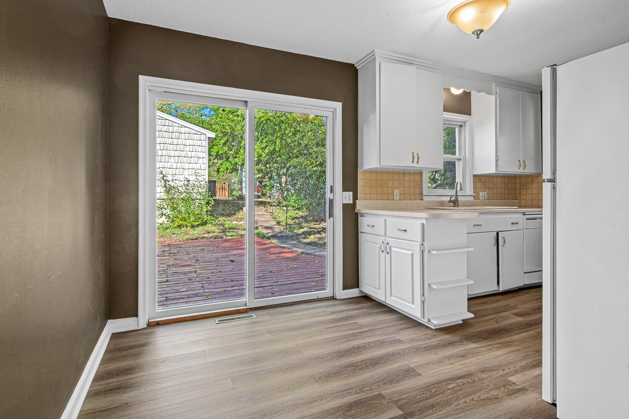 1347 Searle St-3.jpg