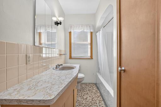 1571 Arlington Avenue E, Saint Paul, MN 55106