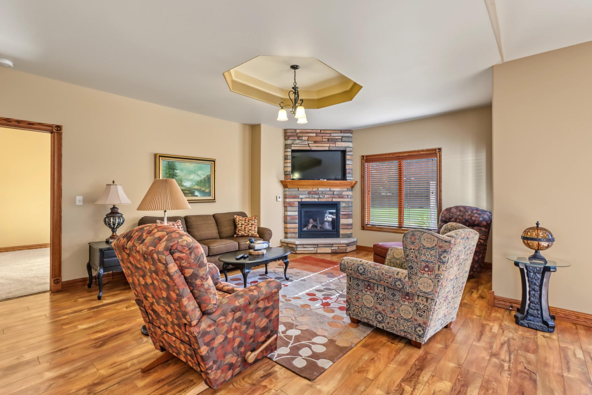 Living1_0.jpg