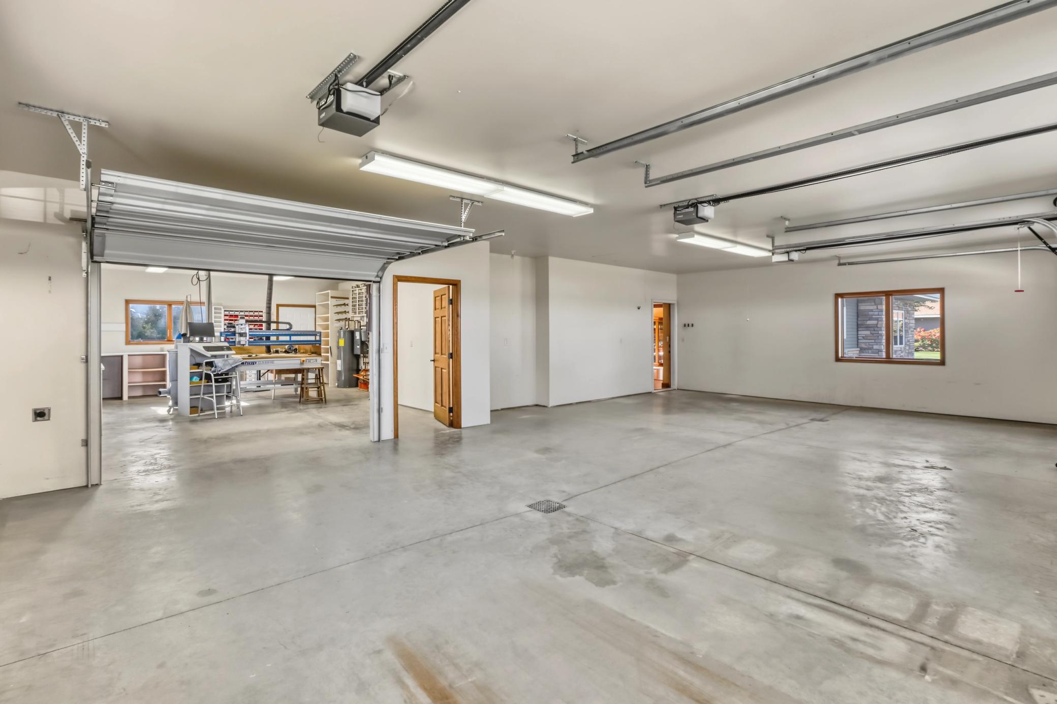 Garage1_2 .jpg