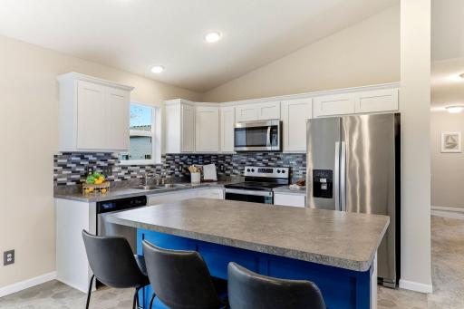 2568 Cold Lake Trail W, Mayer, MN 55360