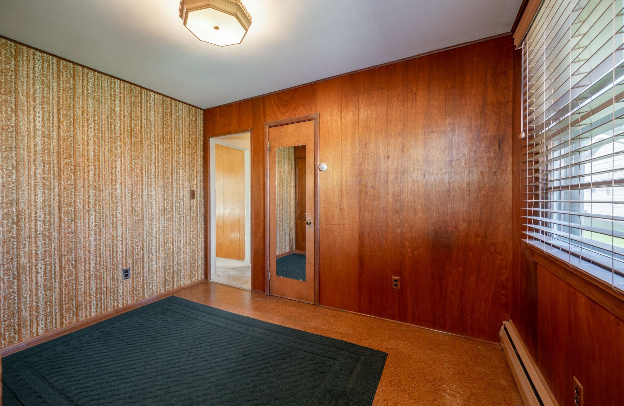 Main Floor Bonus Room