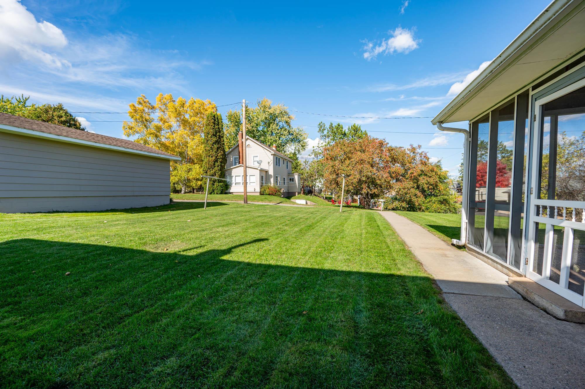 Nice big yard!