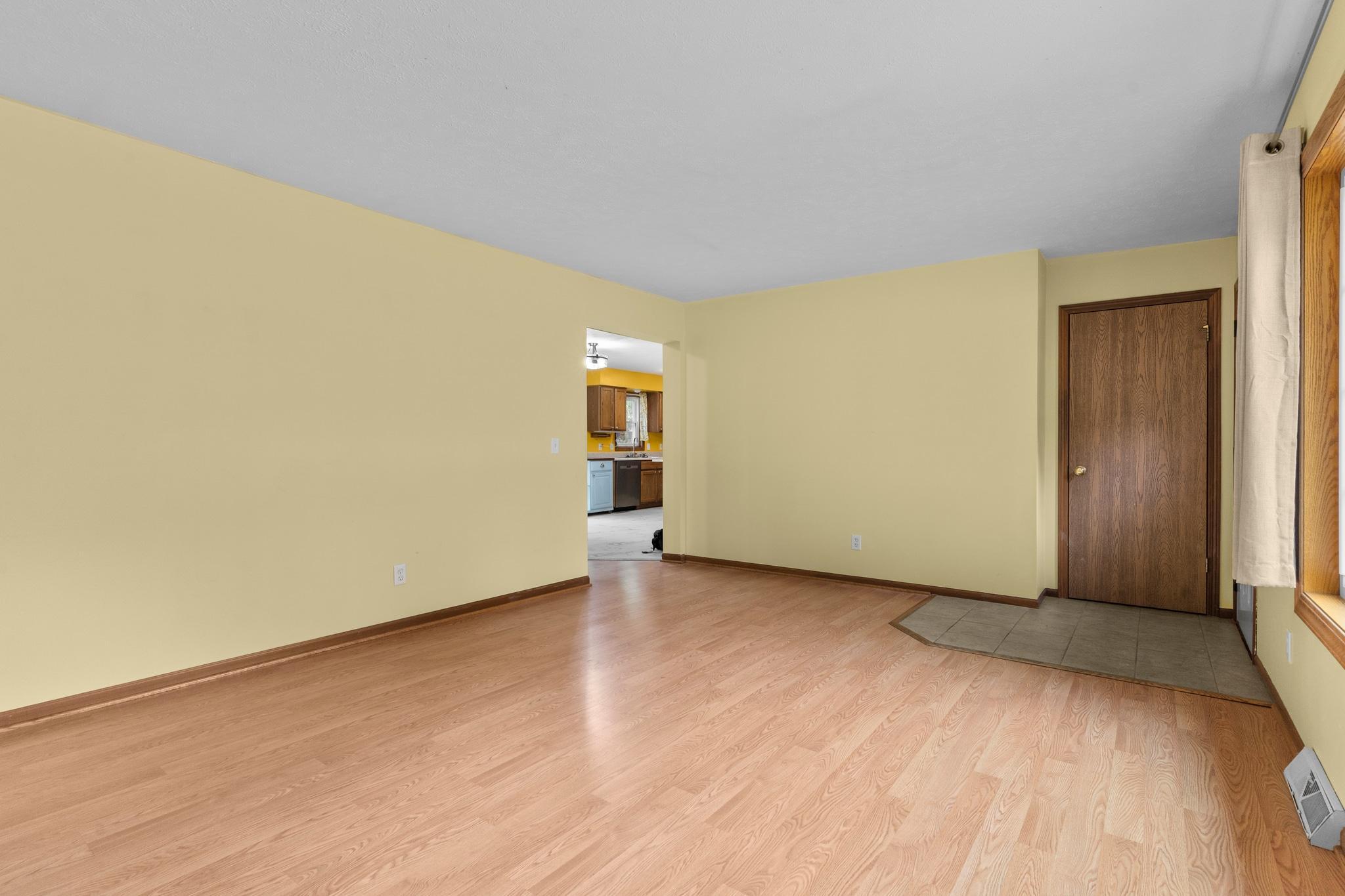 1158-Valley-View-Rd-Lake-City-MN-55041-_BMK1577-web-mls.jpg