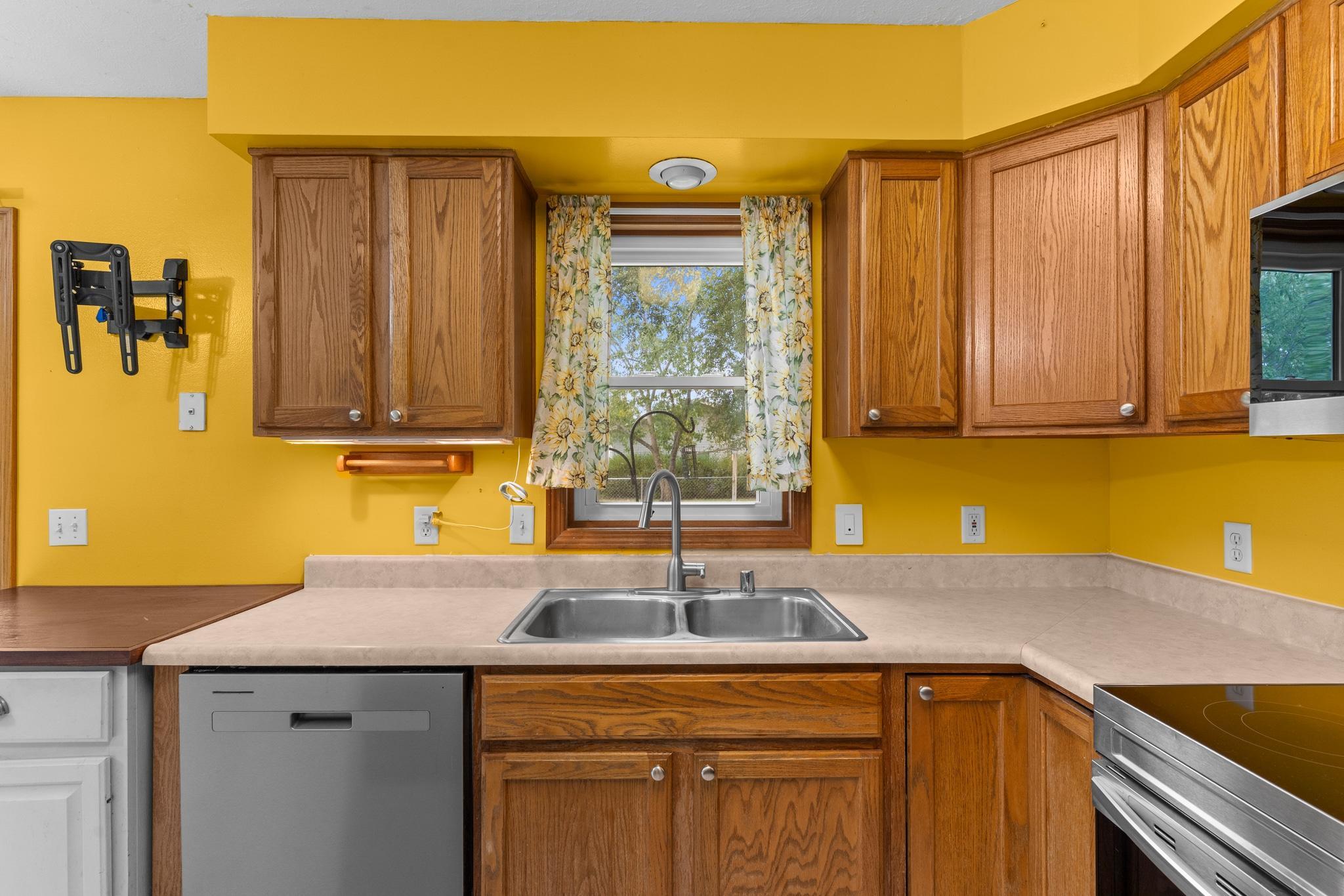 1158-Valley-View-Rd-Lake-City-MN-55041-_BMK1647-web-mls.jpg