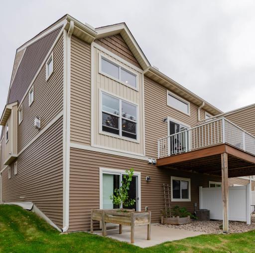 344 Stonewood Place, Burnsville, MN 55306