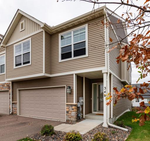 Luxurious executive townhome waiting for you.jpg