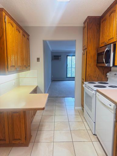 10511 Cedar Lake Road, 502, Minnetonka, MN 55305