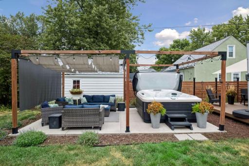 1581 Griggs Street N, Saint Paul, MN 55108