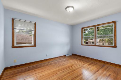 6924 Scott Avenue N, Brooklyn Center, MN 55429