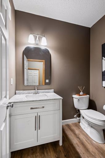 8409 Townsend Drive, Eden Prairie, MN 55344