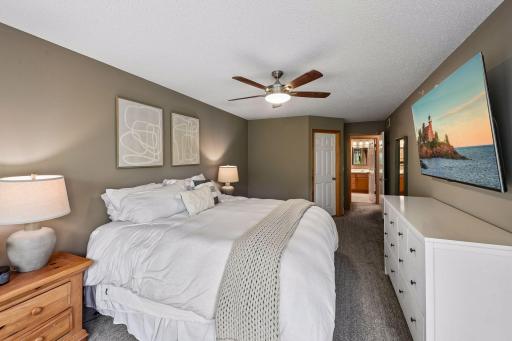 8409 Townsend Drive, Eden Prairie, MN 55344