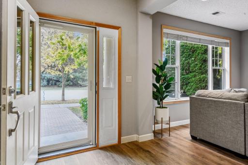 8409 Townsend Drive, Eden Prairie, MN 55344