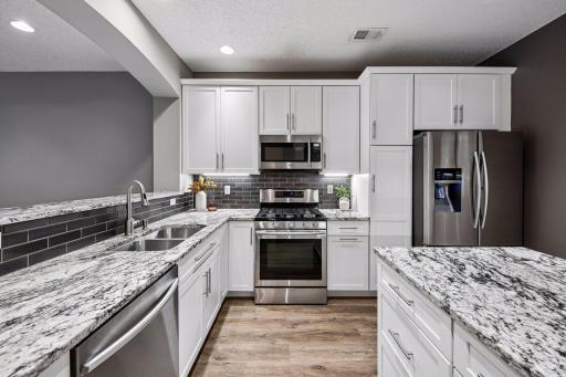8409 Townsend Drive, Eden Prairie, MN 55344