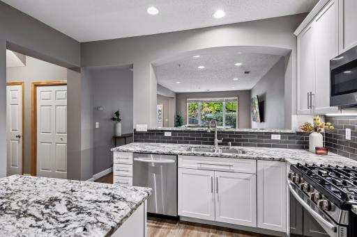 8409 Townsend Drive, Eden Prairie, MN 55344
