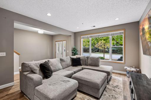 8409 Townsend Drive, Eden Prairie, MN 55344