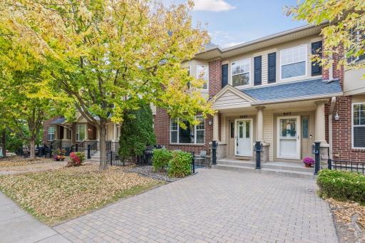 8409 Townsend Drive, Eden Prairie, MN 55344