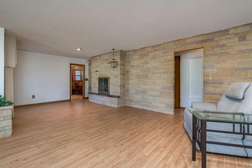 605 N Market Street, Janesville, MN 56048