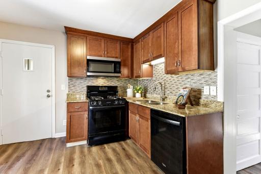 1530 Selby Avenue, Saint Paul, MN 55104